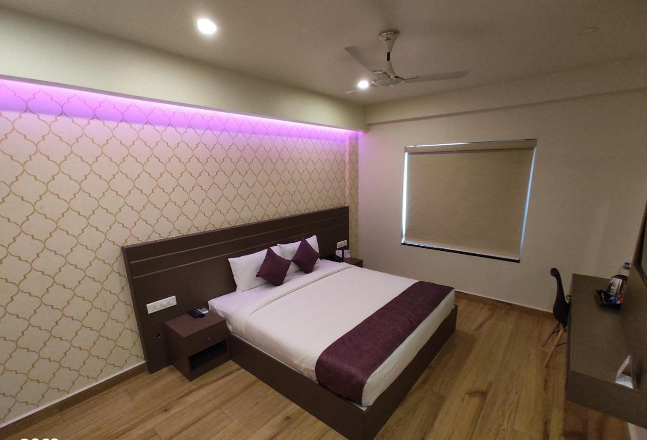 Lavender Infopark Kochi Exterior foto